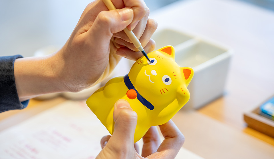 【中川政七商 渋谷店・ニュウマン高輪店】新年の抱負を込めて 招き猫絵付け体験