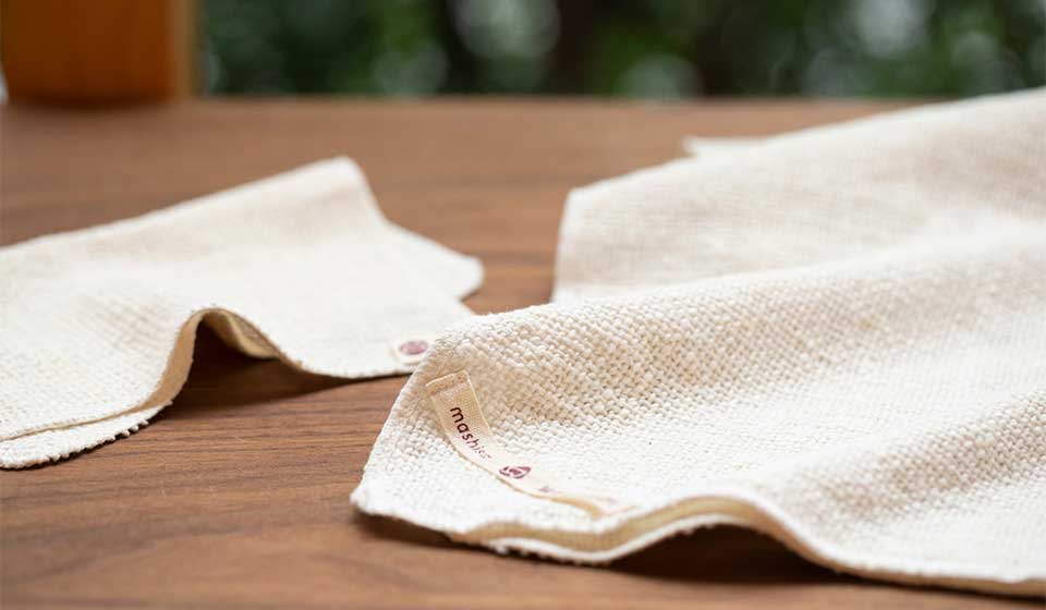 石鹸いらずで朝晩の洗顔に活躍します。益久染織研究所の洗顔クロス